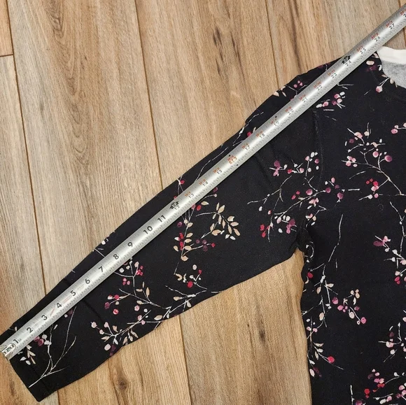 NWT Christopher Banks Floral Black Women's Top Size Large - Picture 8 of 8